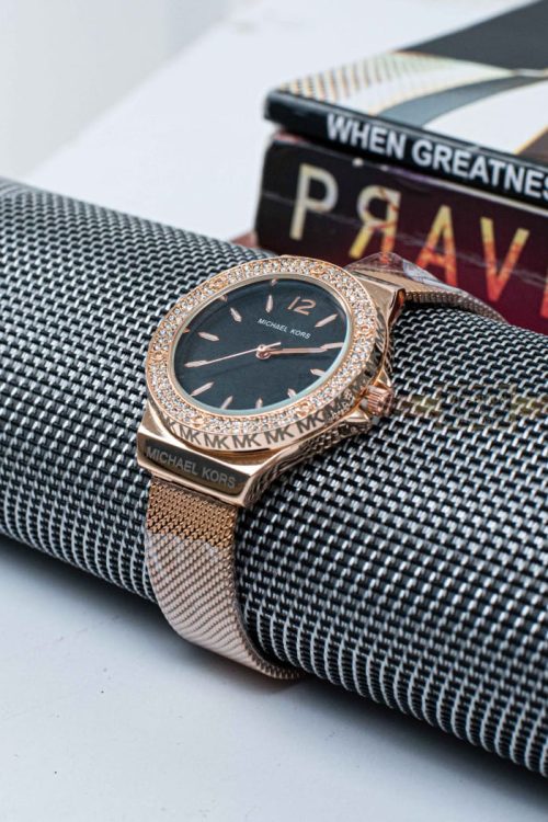 Luxury Watch – Golden Horizon