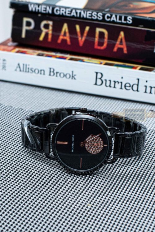 Luxury Watch – Midnight Style