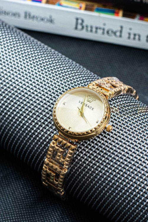 Luxury Watch – Golden Horizon