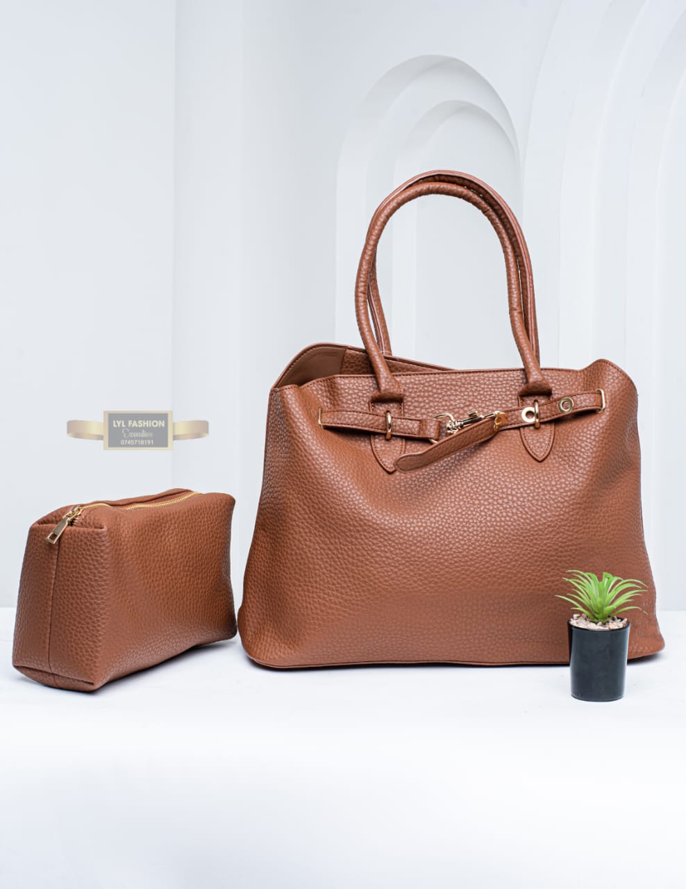 Elegant Leather Shoulder Bag 1 Elegant Leather Shoulder Bag